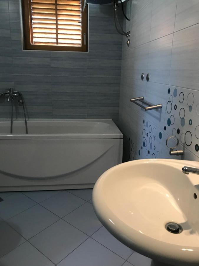 Six Bedroom Holiday Home Matea Ploce  Exterior foto